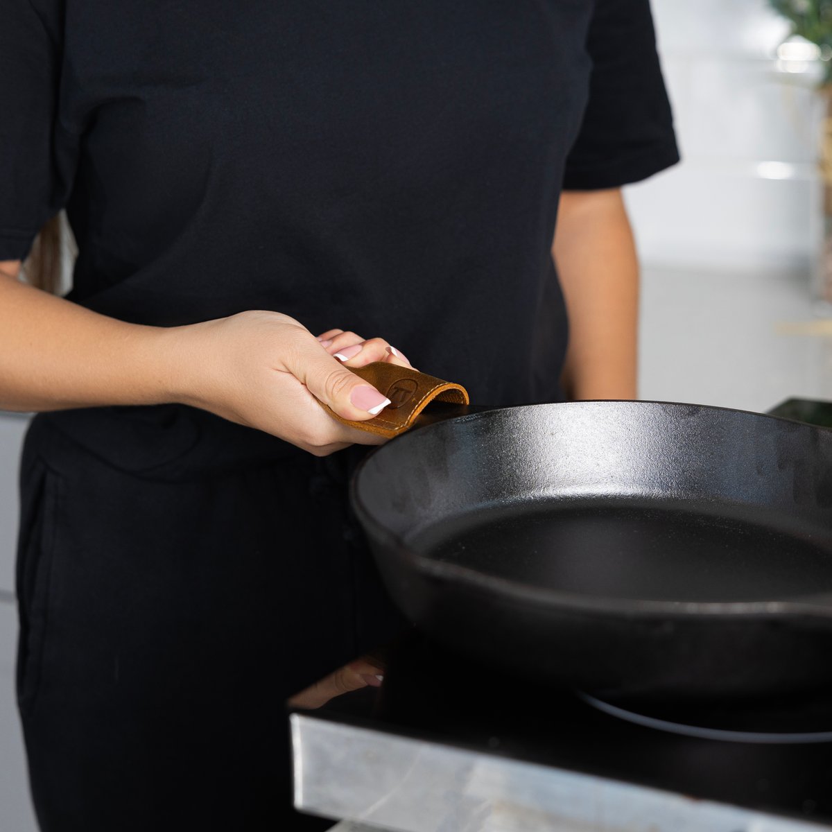 Leather Cast Iron Pan Handle Cover