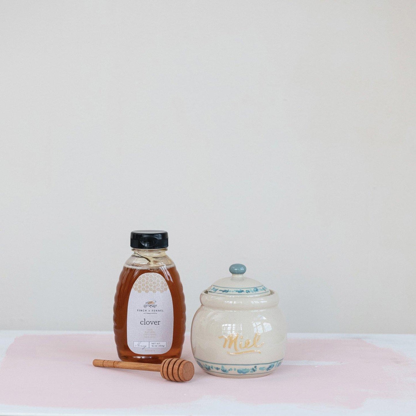 Stoneware Honey Jar w/lid and wood Dipper