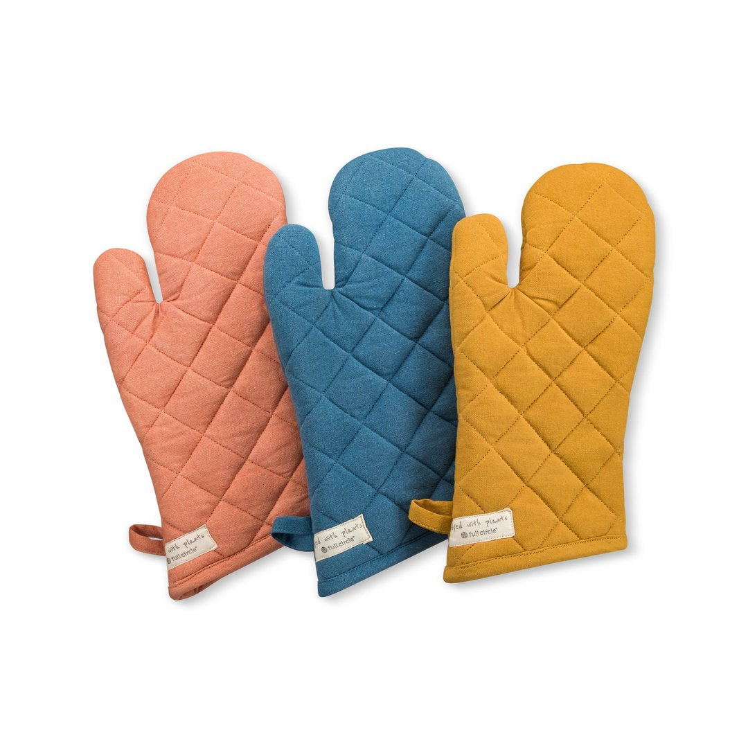 Plant-Dyed Oven Mitt