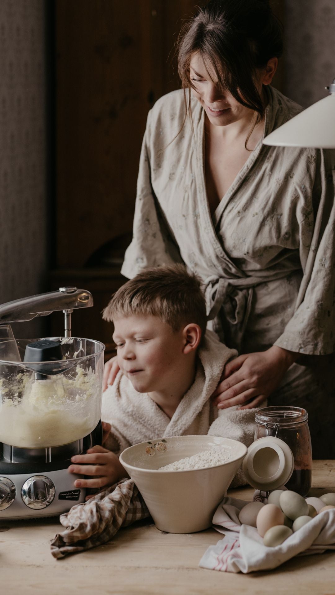 Explore Ankarsrum Stand Mixer. Experience the precision of balloon and cookie whisks, enhancing your culinary creations effortlessly.