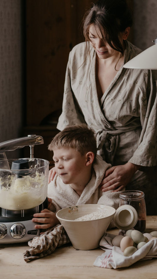 Explore Ankarsrum Stand Mixer. Experience the precision of balloon and cookie whisks, enhancing your culinary creations effortlessly.