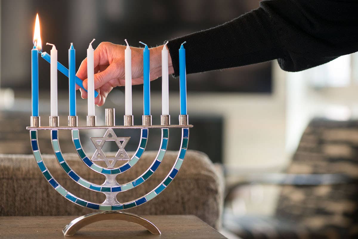 Hanukkah Candles: 45-Count Box: Blue & White