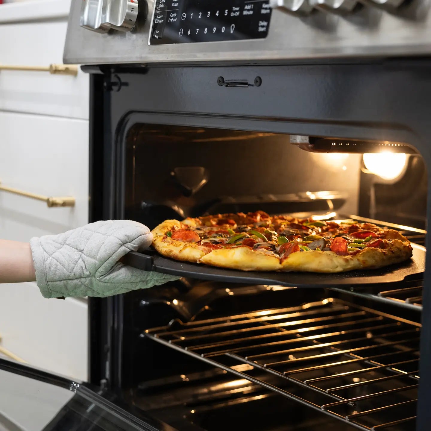 Outset Cast Iron Pizza Pan, 18" Pizza Stone