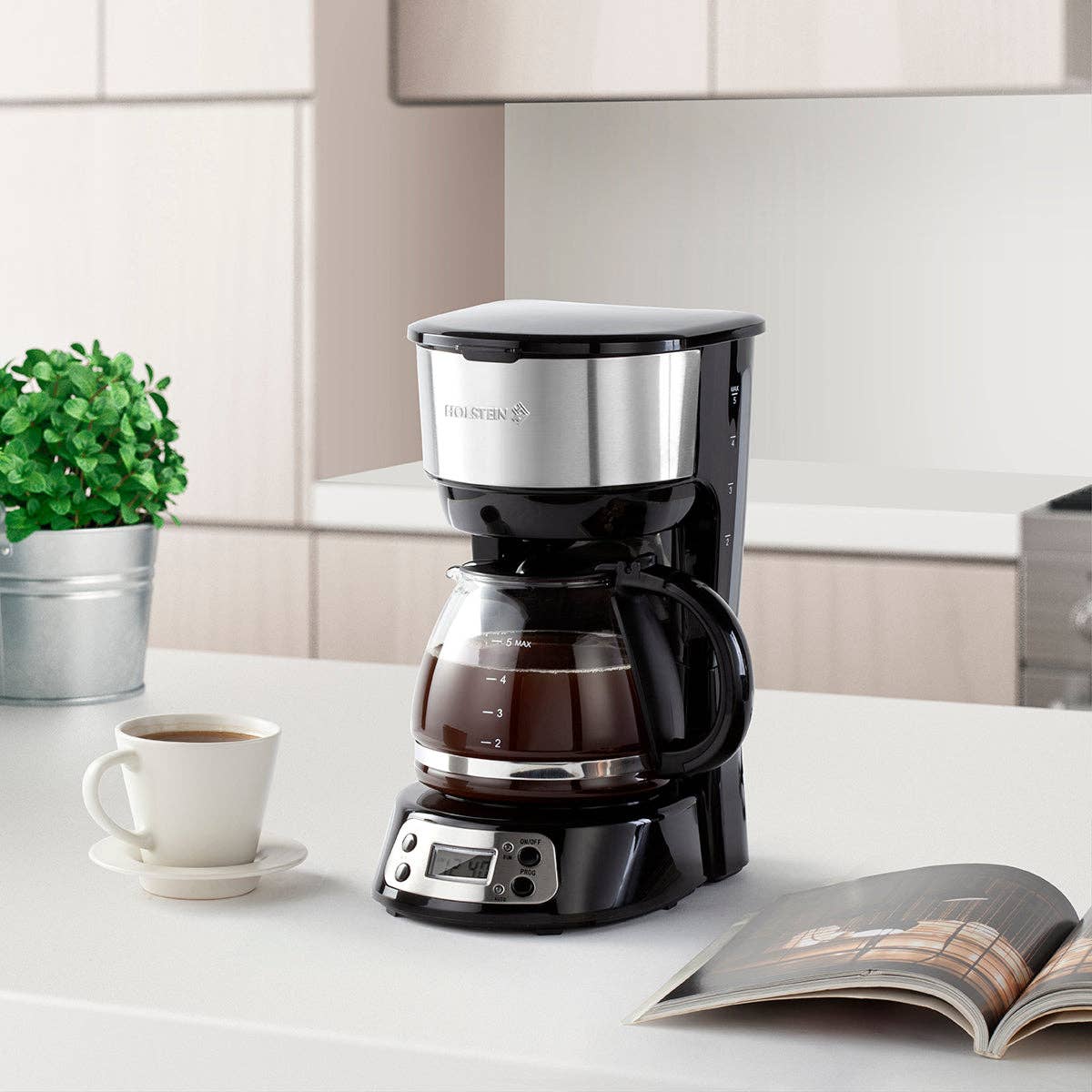 5-CUP PROGRAMMABLE COFFEE MAKER