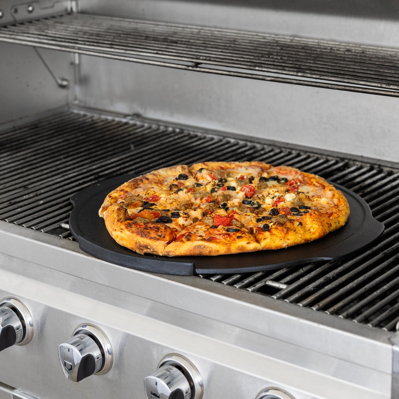 Outset Cast Iron Pizza Pan, 18" Pizza Stone