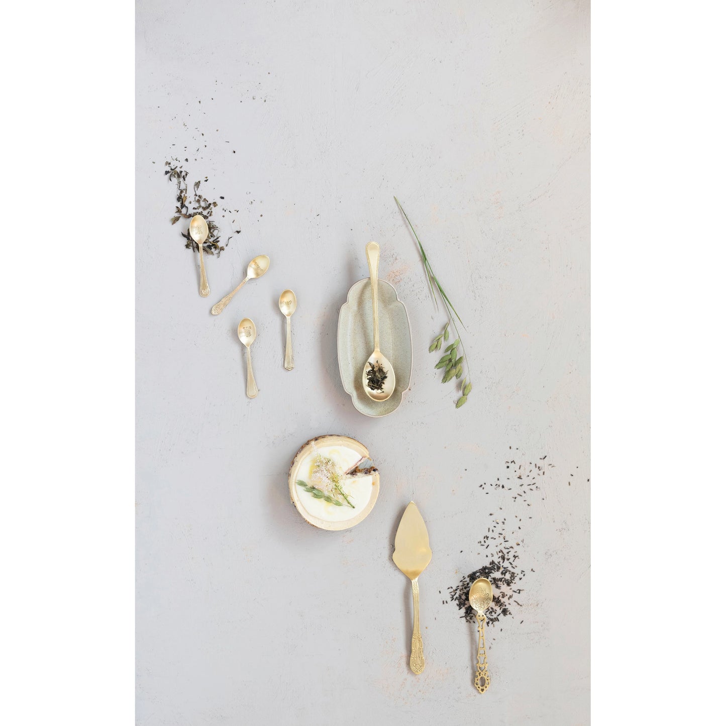 Brass Cake Server in Printed Drawstring Bag