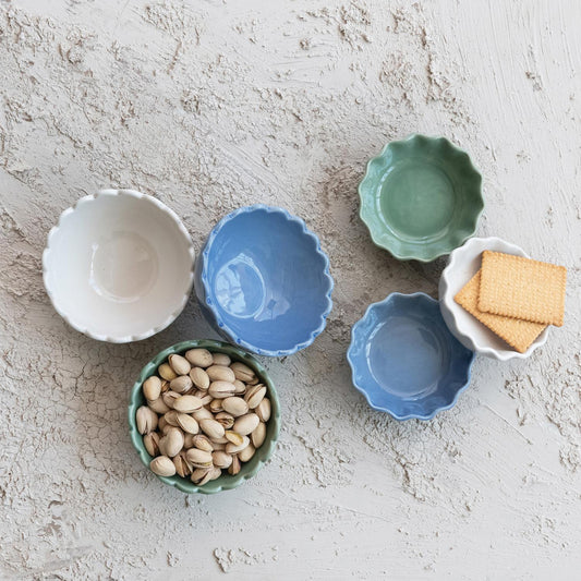 Stoneware Scalloped Bowl, 4.5"